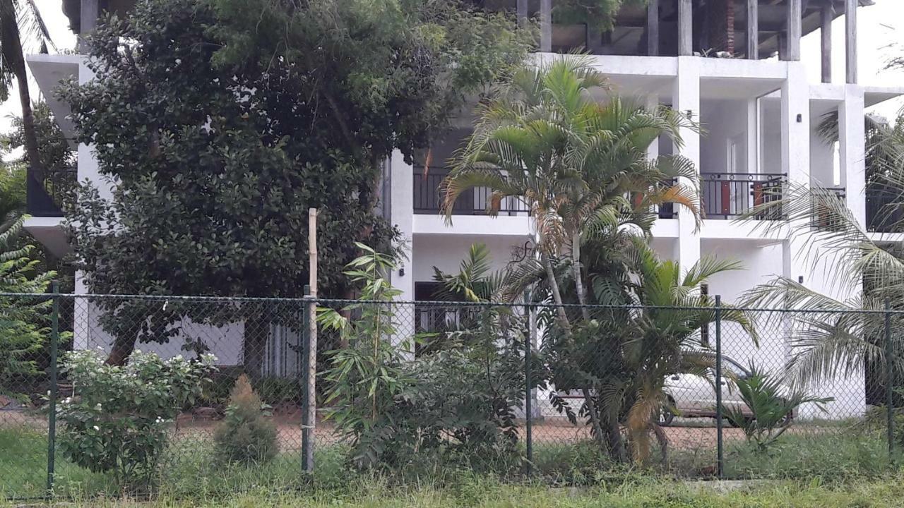 Risenlak Holiday Resort Polonnaruwa Buitenkant foto